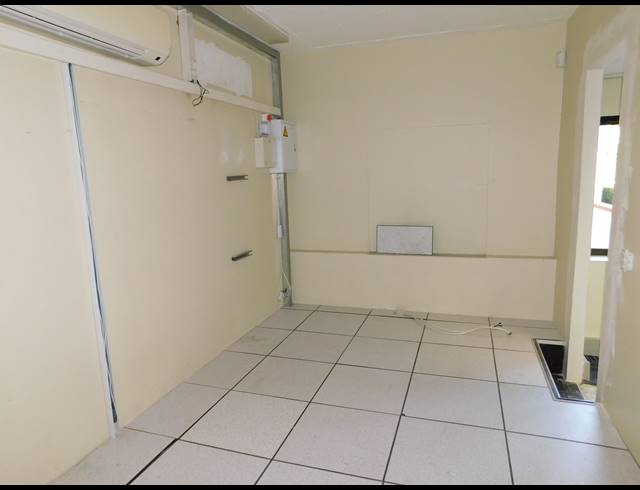 1,578M² OFFICE TO LET IN HYDE PARK
